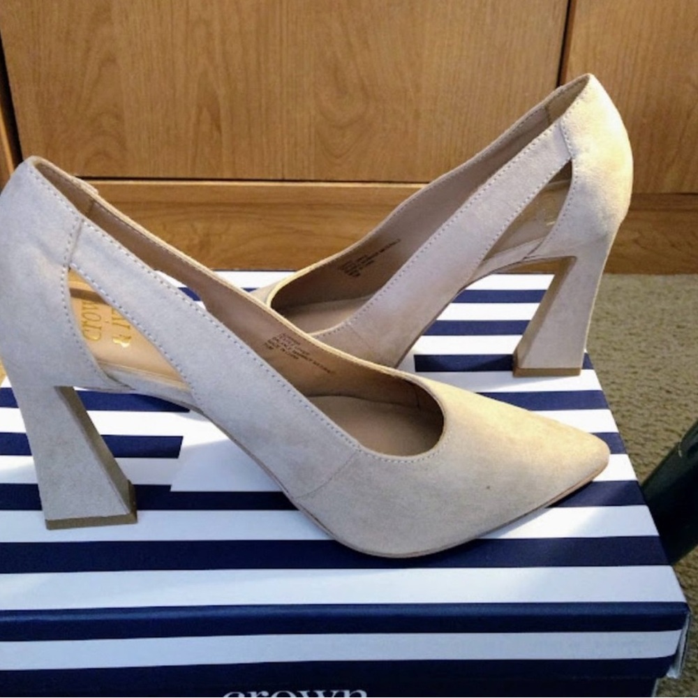 Tan Suede Crown and Ivy pumps. Size 7.5